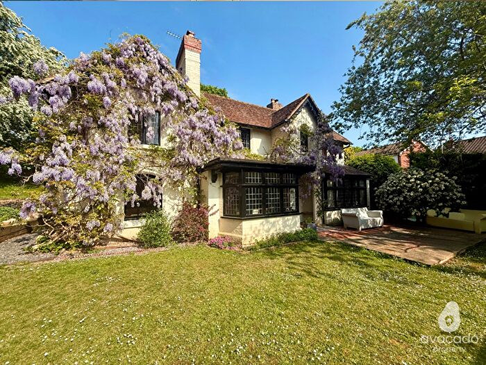 4 Bedroom Detached House For Sale In Surley Row, Emmer Green, RG4