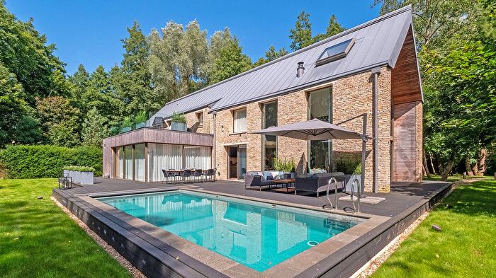 5 Bedroom Detached House For Sale In Bowmoor Copse Coln Waters Lechlade, Gloucestershire, GL7