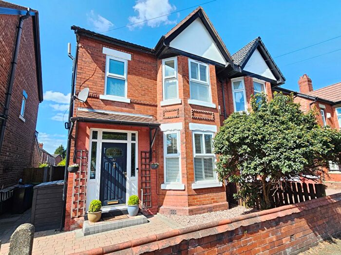 3 Bedroom Semi Detached House For Sale In Lindsay Road, Manchester, M19