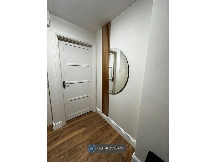 Studio To Rent In Fullwell Avenue, Ilford, IG5