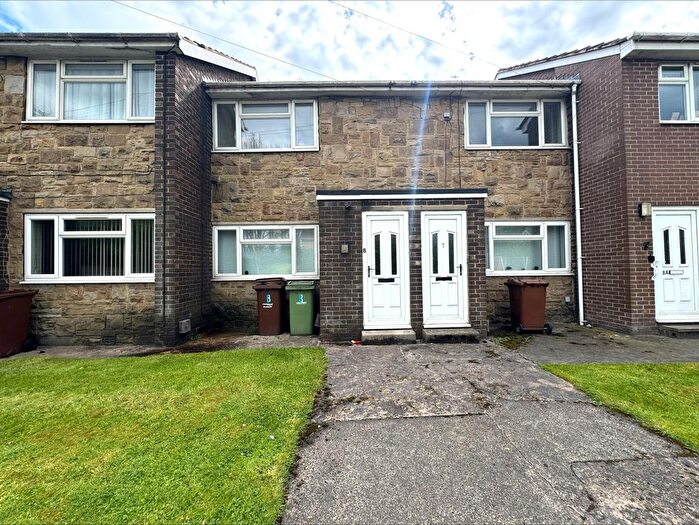 2 Bedroom Flat To Rent In Fox Court, Durkar, Wakefield, WF4