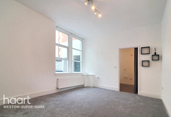 2 Bedroom Flat For Sale In Charlton Road, Weston-Super-Mare, BS23