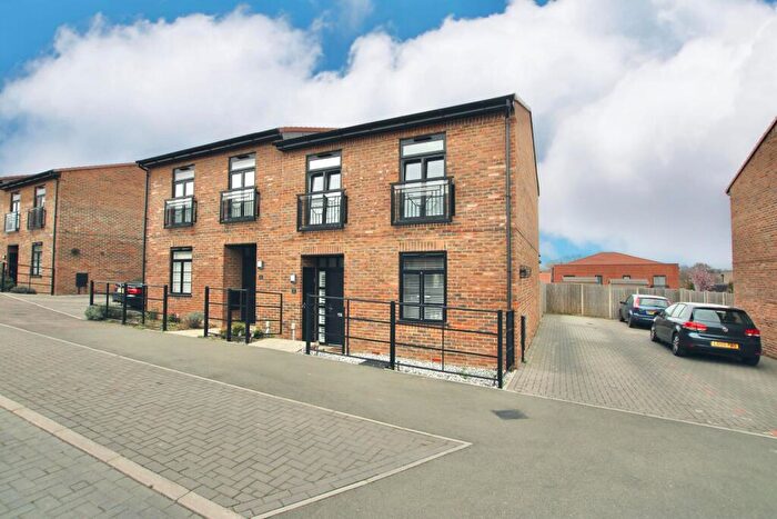 3 Bedroom Semi-Detached House For Sale In Gipps Avenue, Saxon Fields, Canterbury, CT1