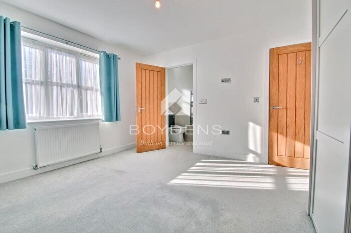 2 Bedroom Bungalow For Sale In Greys Farm Close, Kirby-Le-Soken, CO13