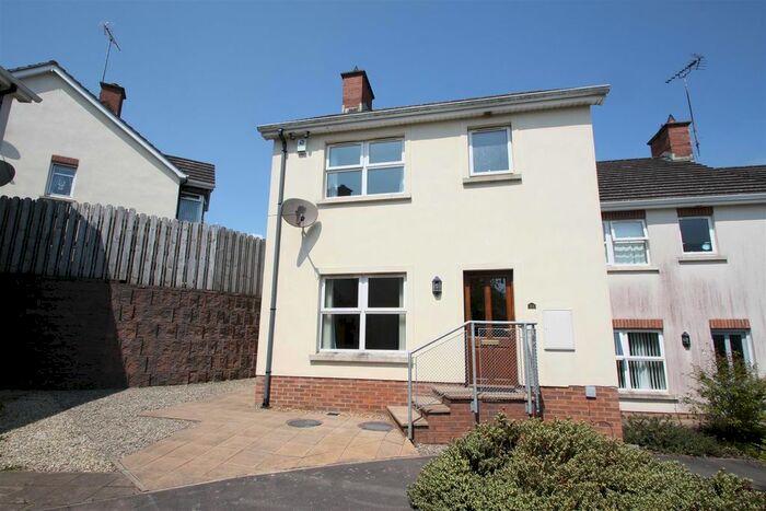 3 Bedroom Town House For Sale In Cedar Hill, Ballynahinch, BT24