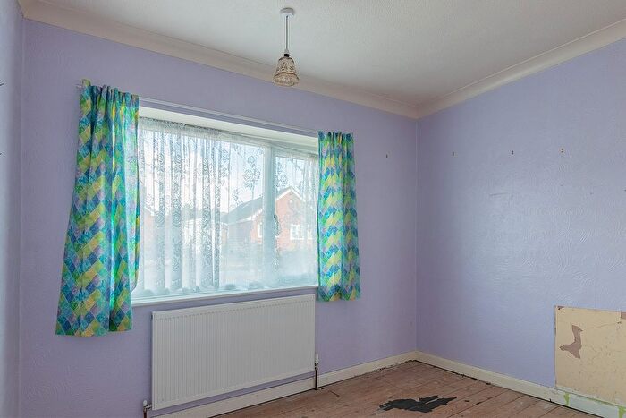 2 Bedroom Semi-detached Bungalow For Sale In Greenacres, Kirkby In Ashfield, NG17