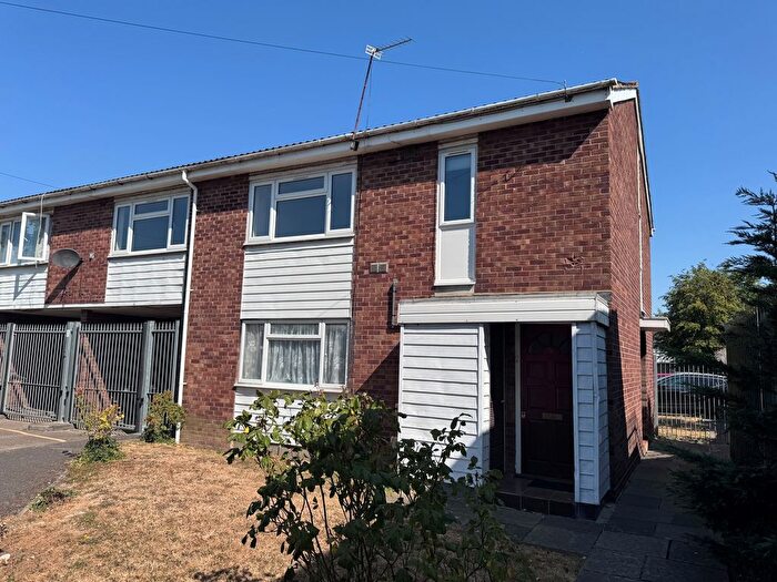 1 Bedroom Flat To Rent In Quantock Close, Harlington, Hayes, UB3