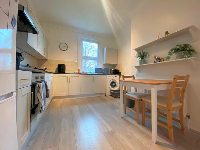3 Bedroom Maisonette To Rent In Mackenzie Road, Beckenham BR3