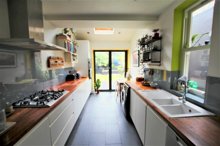 4 Bedroom Terraced House To Rent In Clinton Road, Tottenham, London N15