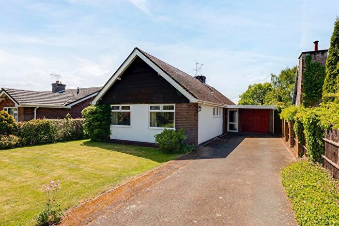 2 Bedroom Detached Bungalow For Sale In Manor Park, Great Barrow, CH3