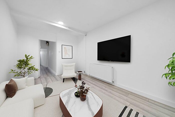 3 Bedroom Flat To Rent In Barking Road, London, E6