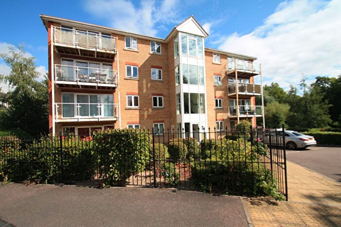 2 Bedroom Flat To Rent In Foxglove Way, Luton, LU3