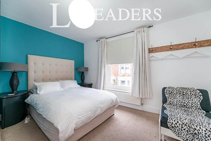 4 Bedroom End Of Terrace House To Rent In Carisbrooke Road, Southsea, PO4