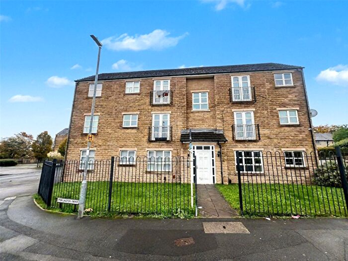 2 Bedroom Flat For Sale In Marlington Drive, Huddersfield, West Yorkshire, HD2