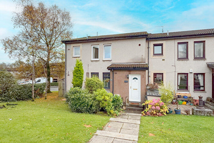 2 Bedroom Flat For Sale In Kestrel Court, Hardgate, G81