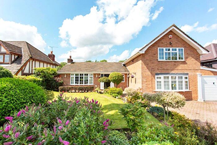 5 Bedroom Detached House For Sale In Leaconfield Drive, Worsley, Manchester, M28