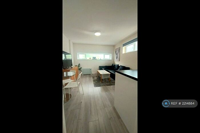 1 Bedroom Flat To Rent In Onebed, Edgware, HA8