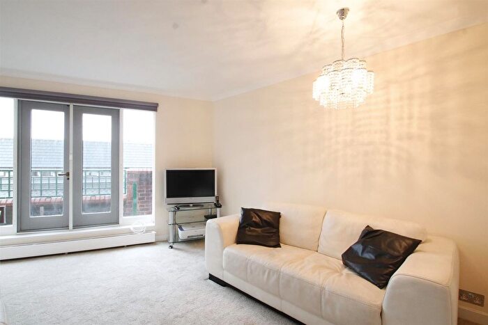 2 Bedroom Flat To Rent In Broadley Terrace, London, NW1