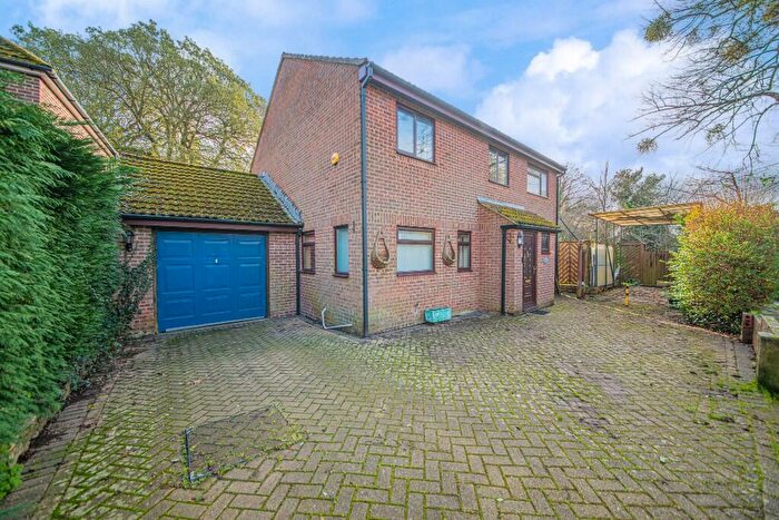 4 Bedroom Detached House For Sale In West Drive, Old Bishopstoke, Eastleigh, SO50