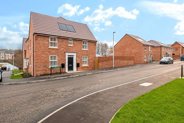 3 Bedroom Semi-Detached House For Sale In Lady Alice Gardens, Newbury, RG14