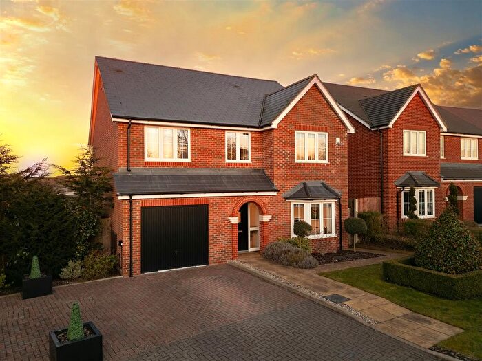 4 Bedroom Detached House For Sale In Leonards Gate, Grendon Underwood, Aylesbury, HP18