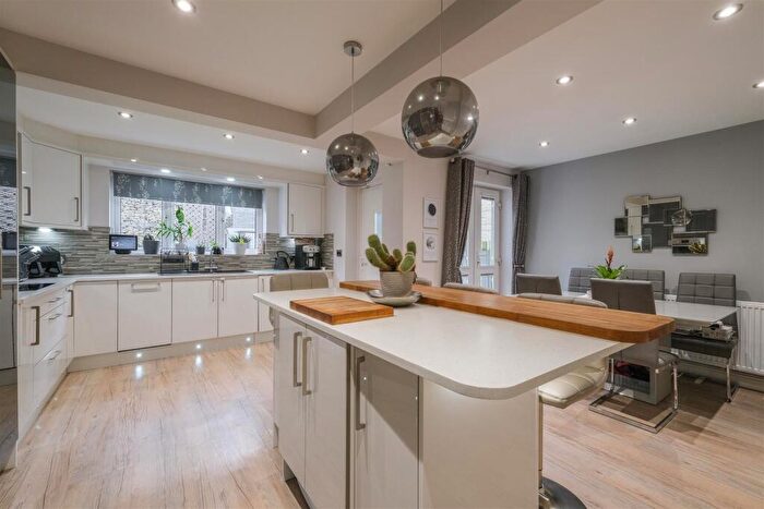 3 Bedroom Semi-Detached House For Sale In Prospect Road, Longwood, Huddersfield, HD3