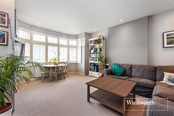 2 Bedroom Apartment To Rent In Church Crescent, Finchley, London, N3