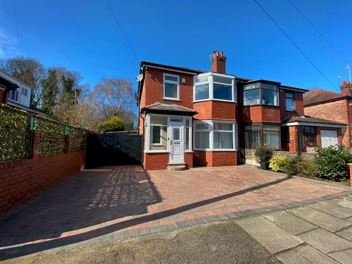 3 Bedroom Semi-Detached House To Rent In Ashley Drive, Swinton, M27