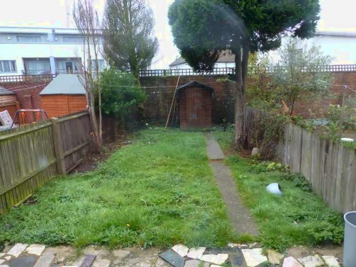 4 Bedroom Semi-Detached House To Rent In Vivian Avenue, Wembley, Middlesex, HA9