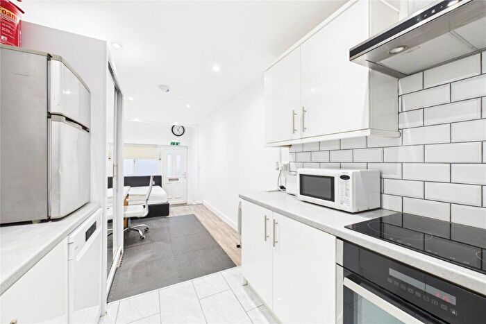 Studio To Rent In Owlsmoor Road, Owlsmoor, Sandhurst, Berkshire, GU47