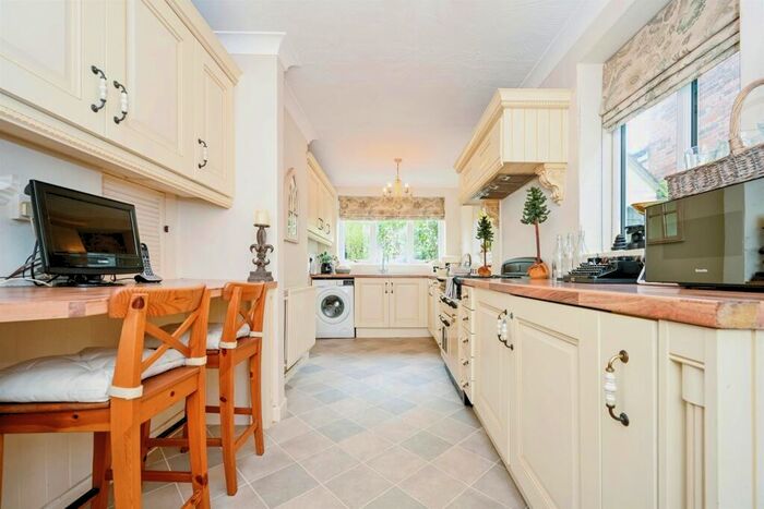 4 Bedroom Detached House For Sale In Castle Bank, Stafford, ST16
