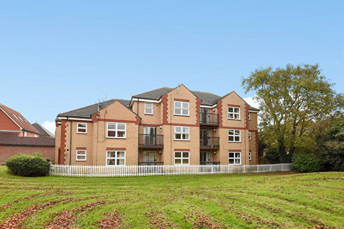 2 Bedroom Apartment For Sale In College Fields, Woodhead Drive, Cambridge, CB4