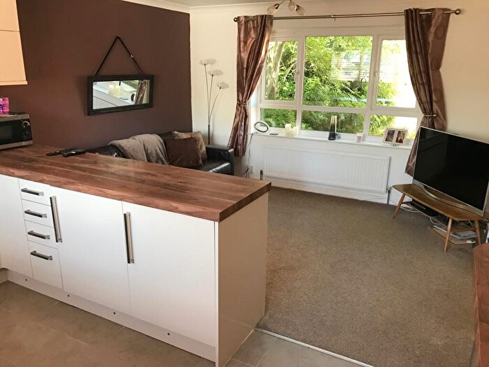 2 Bedroom Apartment To Rent In Jubilee Gardens; New Mills., SK22