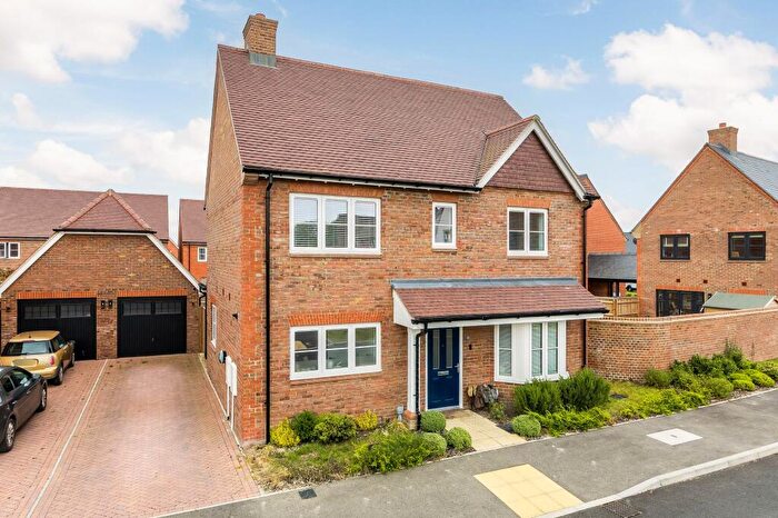3 Bedroom Detached House For Sale In St. Andrews Crescent, East Hagbourne, OX11