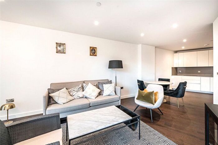 2 Bedroom Flat To Rent In Malthouse Road, London, SW11