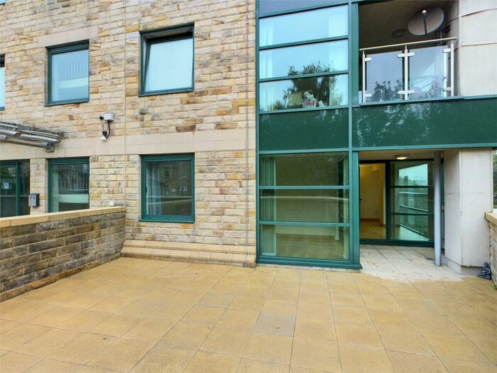2 Bedroom Apartment To Rent In Stonegate House, Stone Street, Bradford, West Yorkshire, BD1