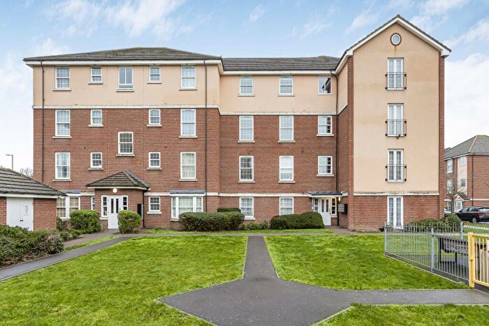 2 Bedroom Flat For Sale In Merrifield Court, Welwyn Garden City, Hertfordshire, AL7