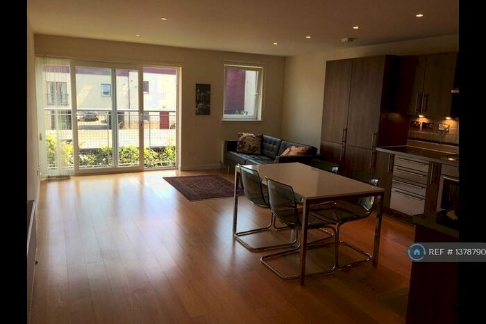 2 Bedroom Flat To Rent In The Green, Edinburgh, EH4