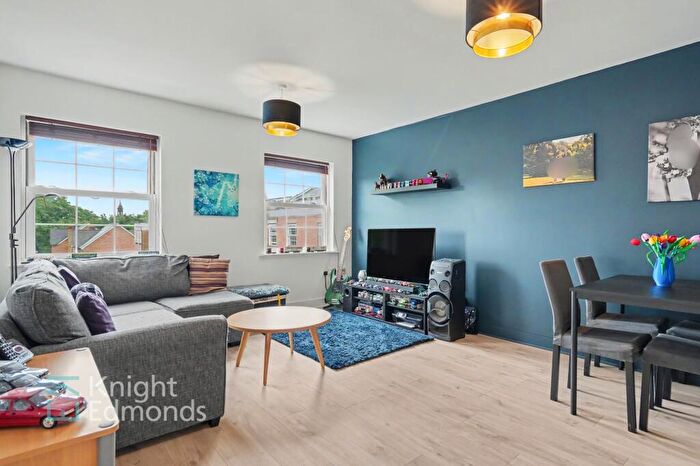 2 Bedroom Flat For Sale In Marigold Way, Kingswood House, ME16