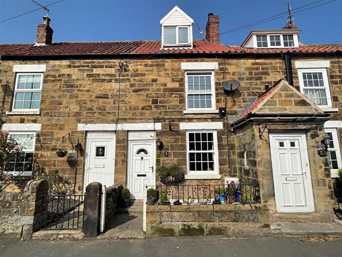 3 Bedroom Cottage For Sale In High Street, Cloughton, YO13