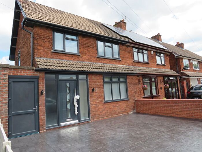3 Bedroom Property To Rent In Bernard Road, Tipton, DY4