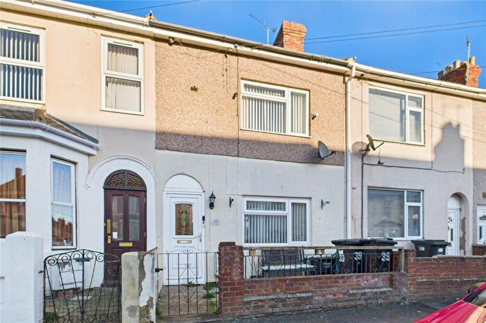 3 Bedroom Terraced House For Sale In Beatrice Street, Swindon, Wiltshire, SN2