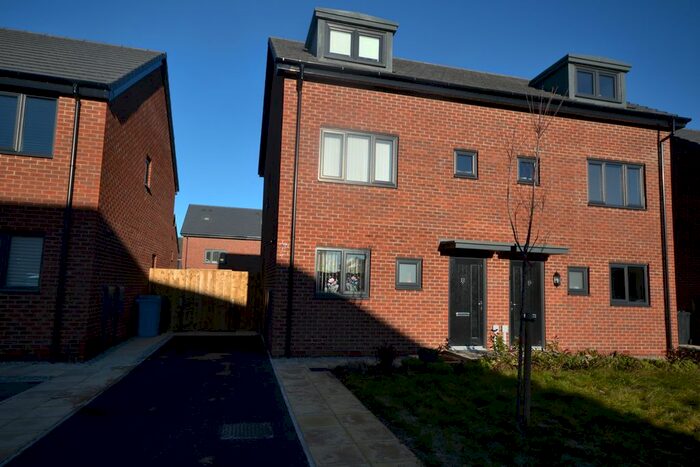 3 Bedroom Semi-Detached House To Rent In Haltemprice Street, Hull, HU3