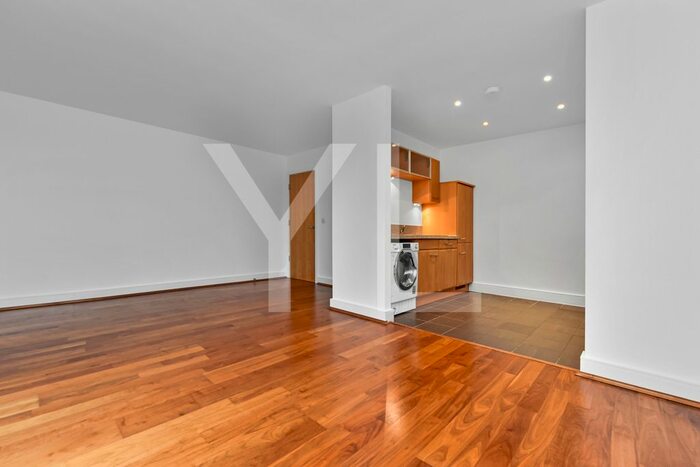 2 Bedroom Flat To Rent In Merchants House, Collington Street, Greenwich, SE10