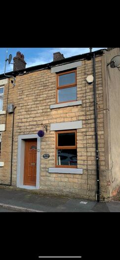 2 Bedroom End Of Terrace House To Rent In Mill Strest, Glossop, Derbyshire, SK13