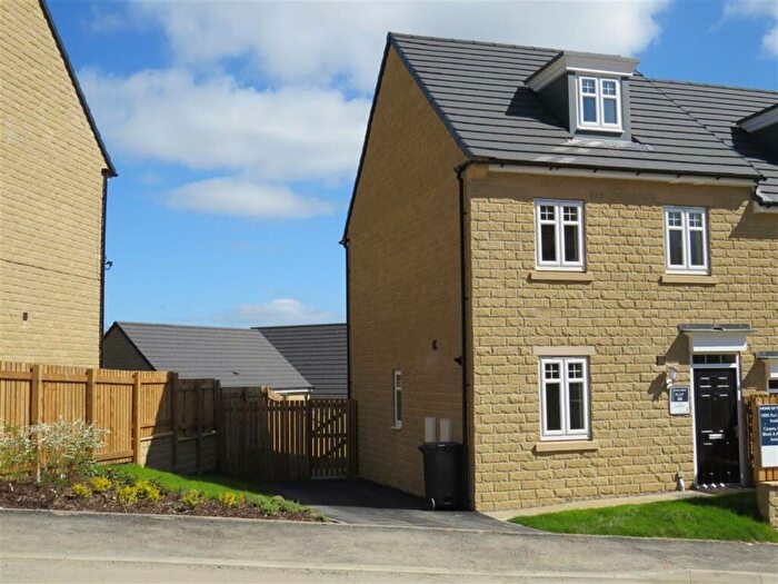 3 Bedroom Semi-Detached House To Rent In Fountainhead Road, Halifax, HX2
