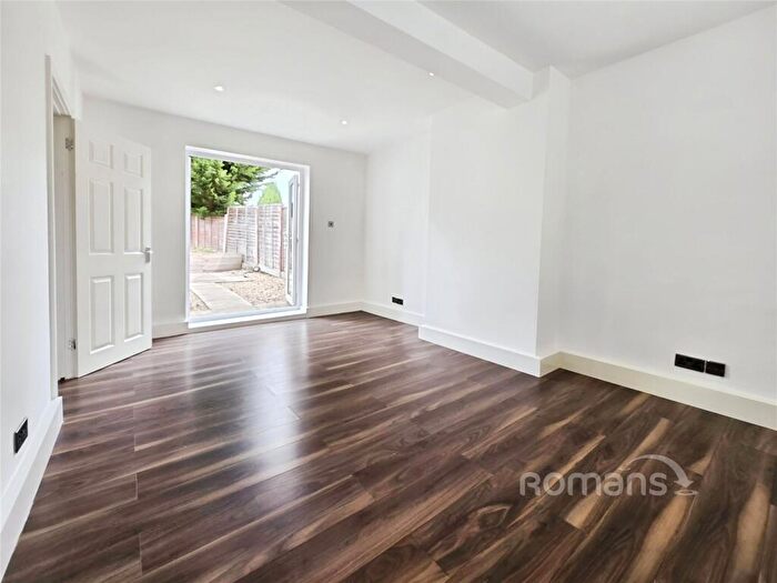 4 Bedroom Semi-Detached House To Rent In Elizabeth Gardens, Ascot, SL5