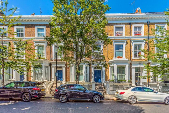 2 Bedroom Flat To Rent In Upper Addison Gardens, London, W14