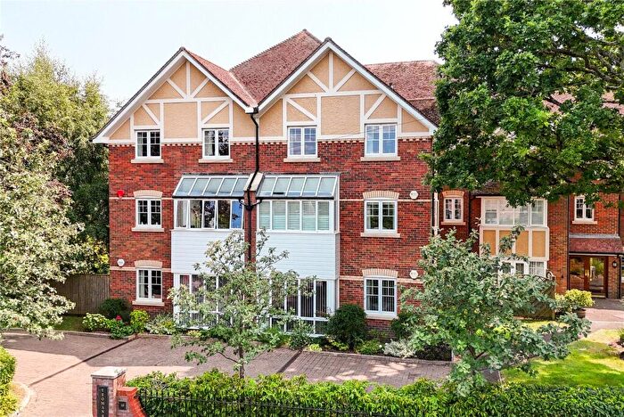 3 Bedroom Apartment For Sale In Ashley Road, New Milton, Hampshire, BH25