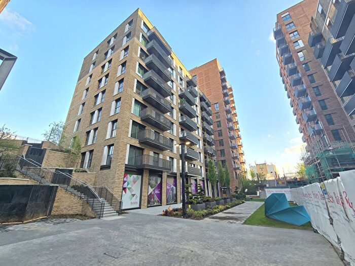 2 Bedroom Flat To Rent In Union Court, Watford, WD24